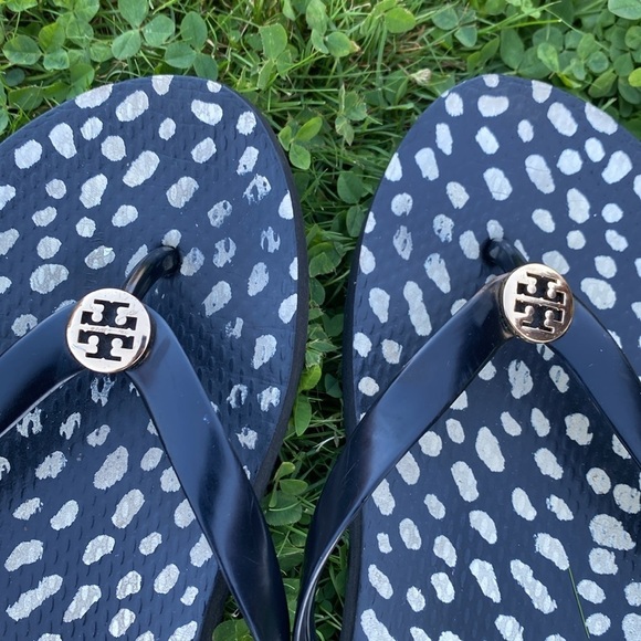 Tory Burch Pony Spotted  Flip Flops size 11 - Picture 5 of 5
